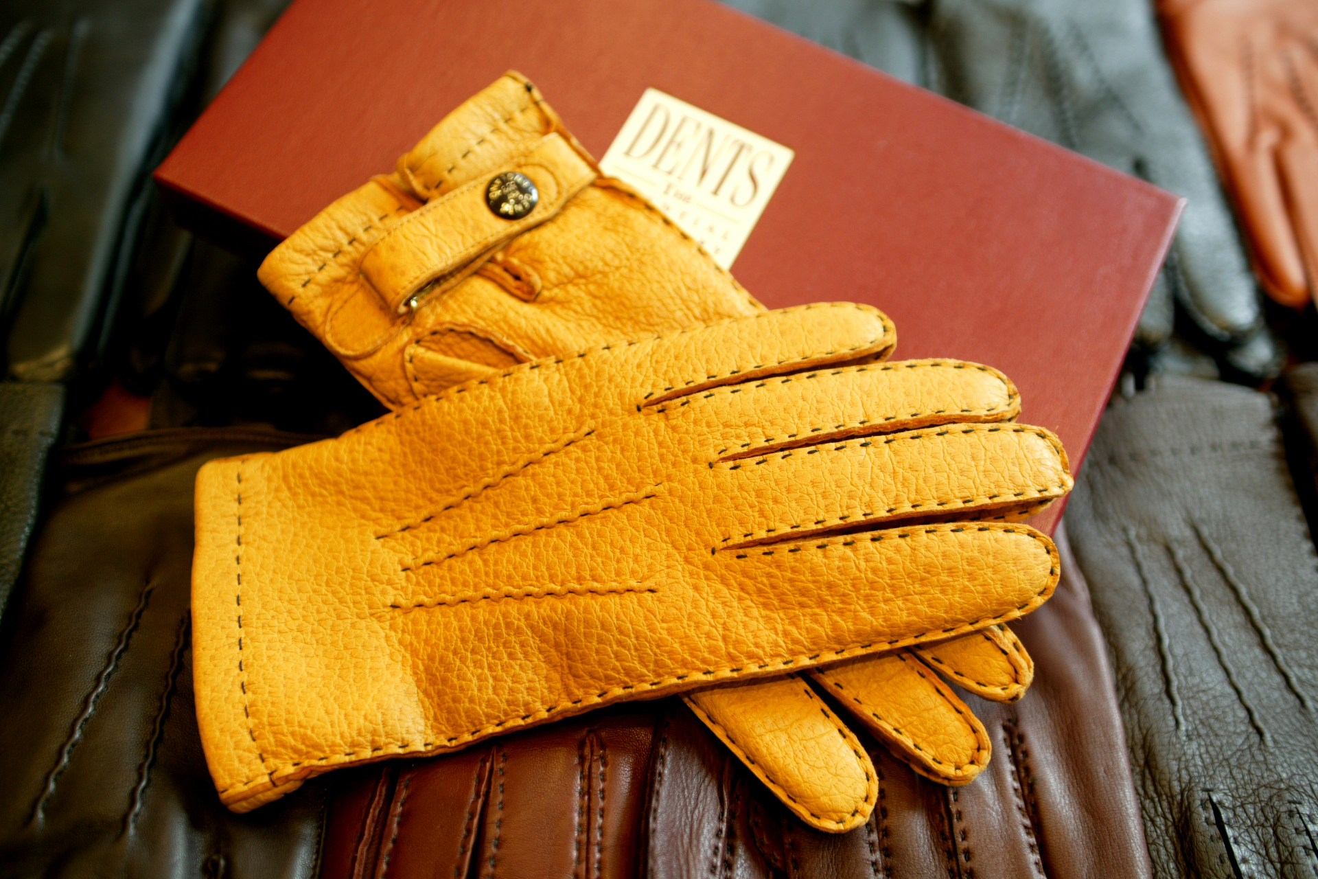 15-1131 DENTS Hairsheep Unlined Gloves | Mashimo Onlineshop